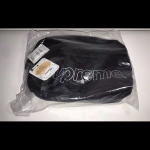 Supreme FW18 shoulder bag black SOLD